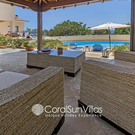 Villa Large Pool Garden, Billiard, Peaceful Area, Near To The Sea, Coral Bay Paphos Pégeia