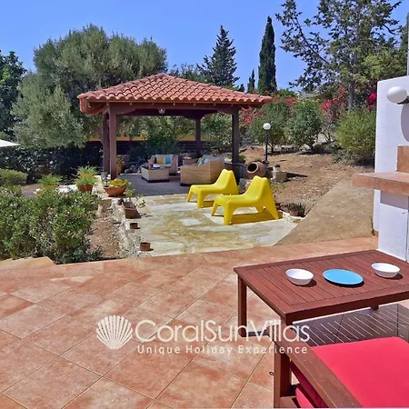 Large Pool Garden, Billiard, Peaceful Area, Near To The Sea, Coral Bay Paphos Villa Pégeia