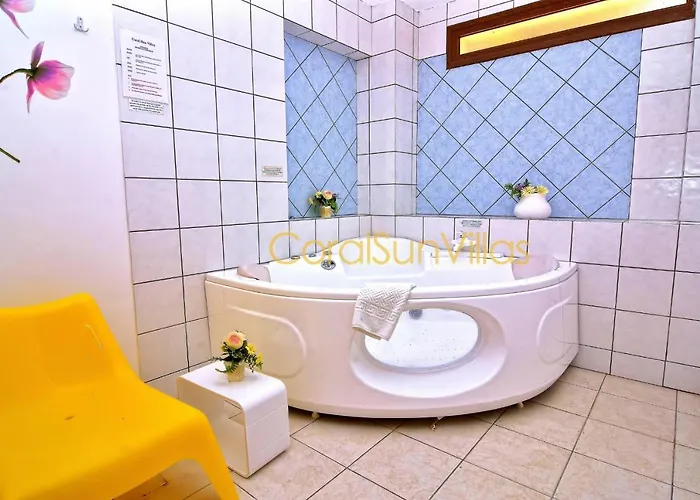 Vila Large Pool Garden, Billiard, Peaceful Area, Near To The Sea, Coral Bay Paphos Pegeia