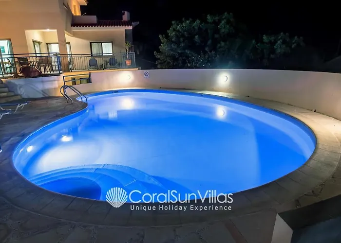 Vila Large Pool Garden, Billiard, Peaceful Area, Near To The Sea, Coral Bay Paphos *