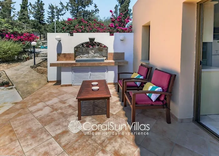 Large Pool Garden, Billiard, Peaceful Area, Near To The Sea, Coral Bay Paphos *