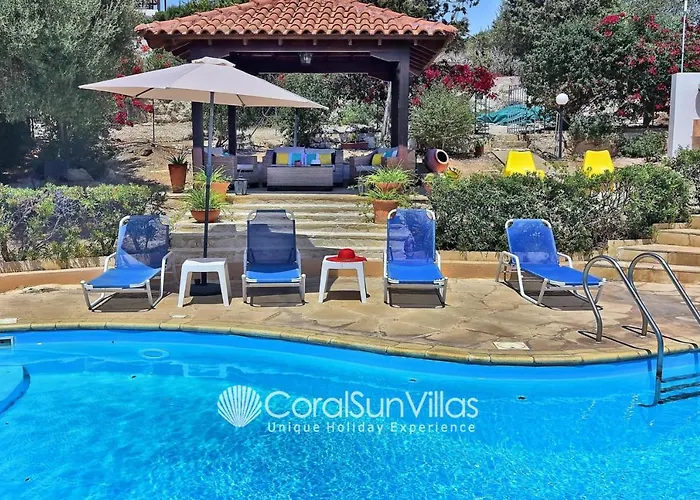Large Pool Garden, Billiard, Peaceful Area, Near To The Sea, Coral Bay Paphos Vila