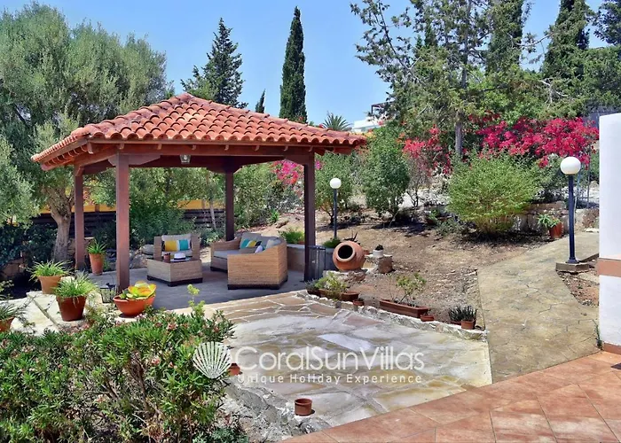 Vila Large Pool Garden, Billiard, Peaceful Area, Near To The Sea, Coral Bay Paphos Pegeia