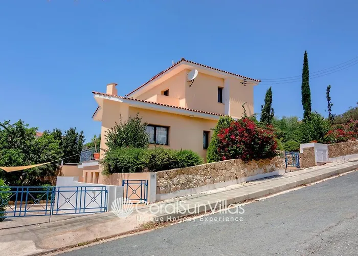 Vila Large Pool Garden, Billiard, Peaceful Area, Near To The Sea, Coral Bay Paphos