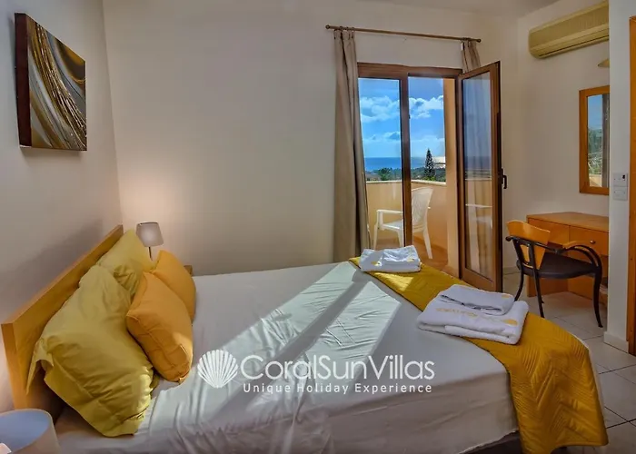 Vila Large Pool Garden, Billiard, Peaceful Area, Near To The Sea, Coral Bay Paphos *