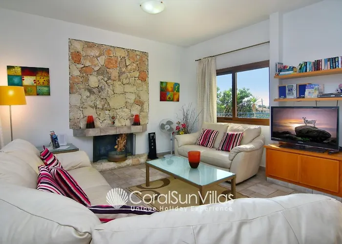 Large Pool Garden, Billiard, Peaceful Area, Near To The Sea, Coral Bay Paphos Villa