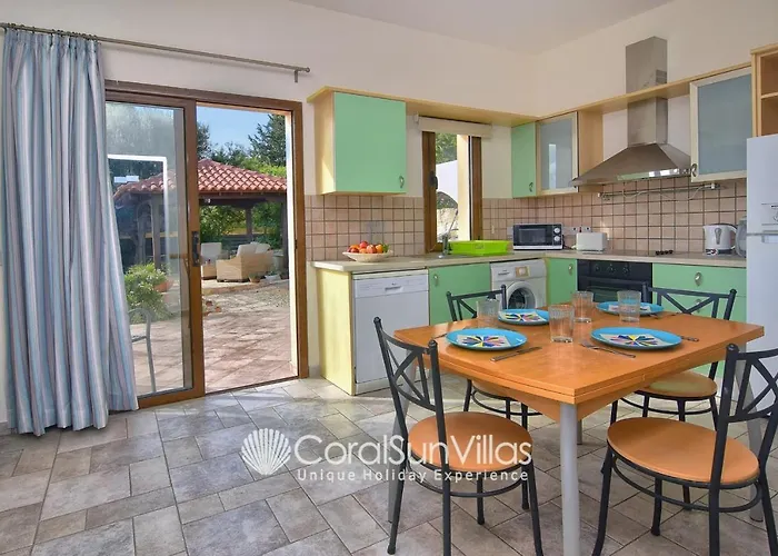 Vila Large Pool Garden, Billiard, Peaceful Area, Near To The Sea, Coral Bay Paphos Pegeia