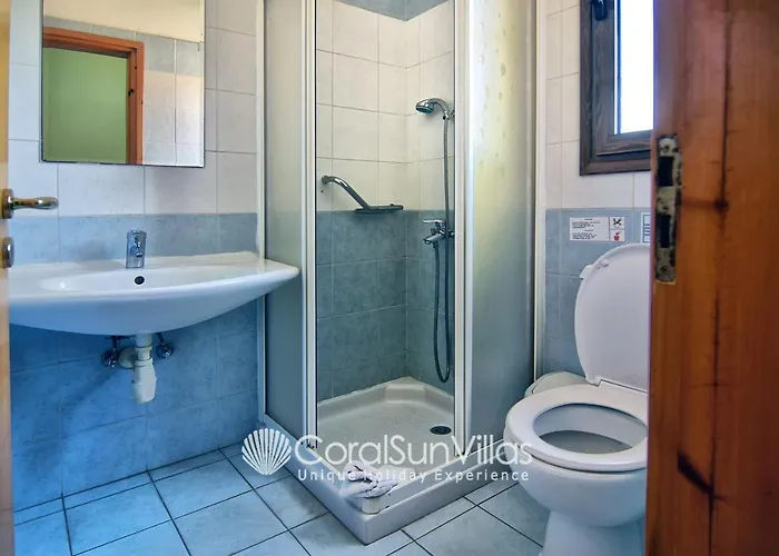 Vila Large Pool Garden, Billiard, Peaceful Area, Near To The Sea, Coral Bay Paphos