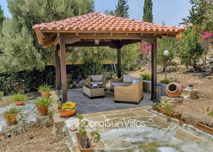 Vila Large Pool Garden, Billiard, Peaceful Area, Near To The Sea, Coral Bay Paphos *