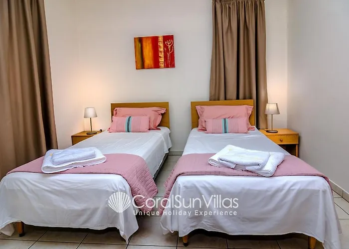 Large Pool Garden, Billiard, Peaceful Area, Near To The Sea, Coral Bay Paphos Vila Pegeia