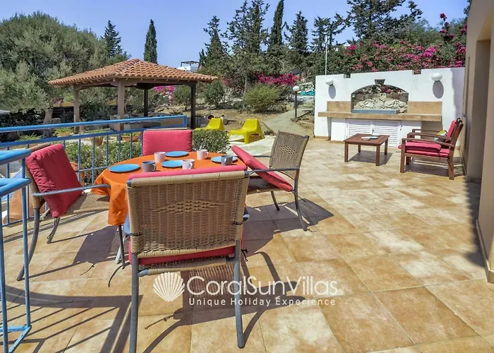 Villa Large Pool Garden, Billiard, Peaceful Area, Near To The Sea, Coral Bay Paphos