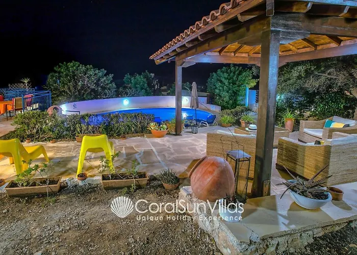 Villa Large Pool Garden, Billiard, Peaceful Area, Near To The Sea, Coral Bay Paphos *